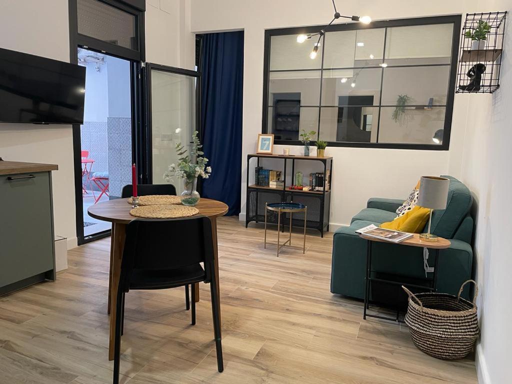 Apartamentos Sol Y Luna La Línea de la Concepción المظهر الخارجي الصورة